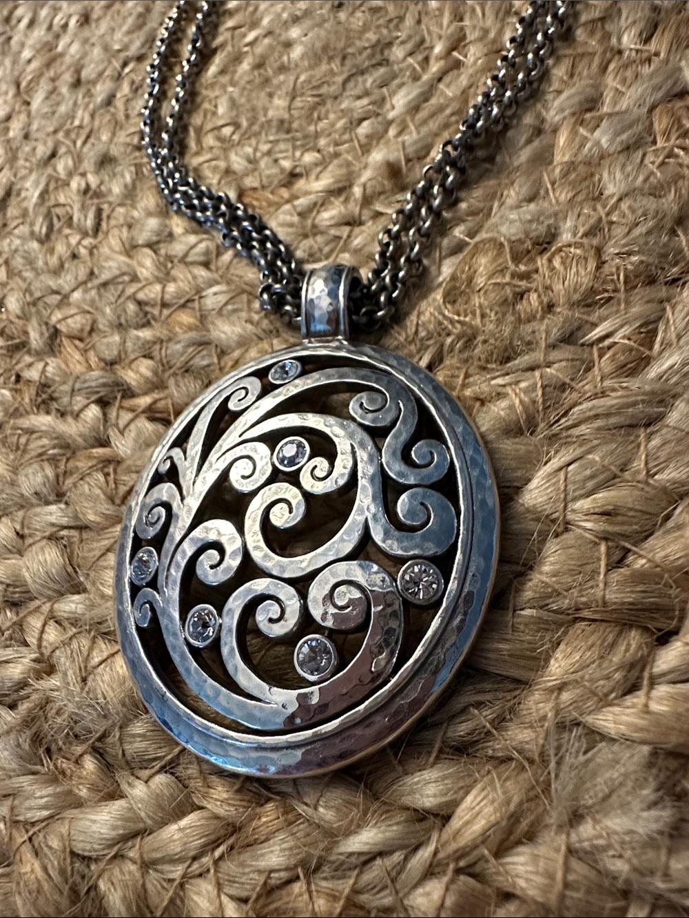 Brighton Silver Tone Round Link Chain Large Filigree Pendant - Picture 3 of 4